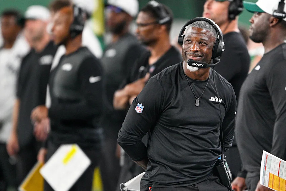 Aug 22, 2025; East Rutherford, New Jersey, USA; New York Jets head coach Aaron Glenn during the second quarter against the Philadelphia Eagles at MetLife Stadium. Mandatory Credit: Mark Smith-Imagn Images