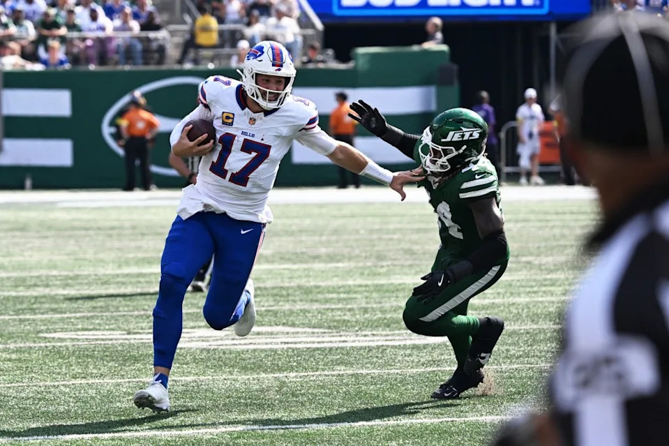 Jamien Sherwood (R.) misses a tackle on Josh Allen during the Jets-Bills game on Sept. 14, 2025. Bill Kostroun/New York Post