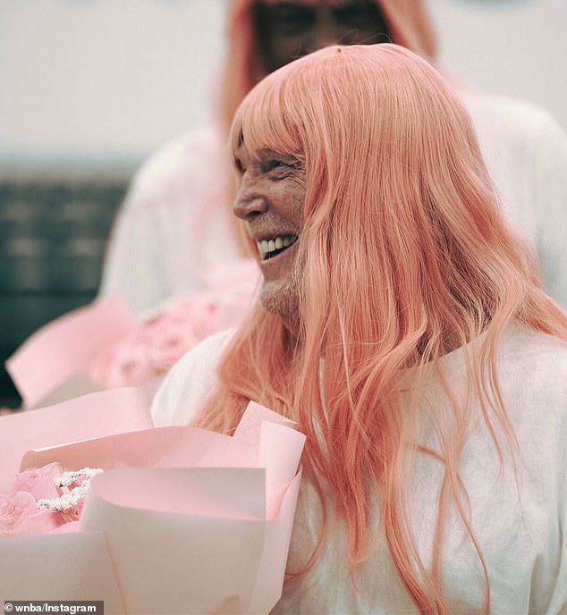 Aces owner Mark Davis is seen offering his four-time MVP some well-deserved flowers