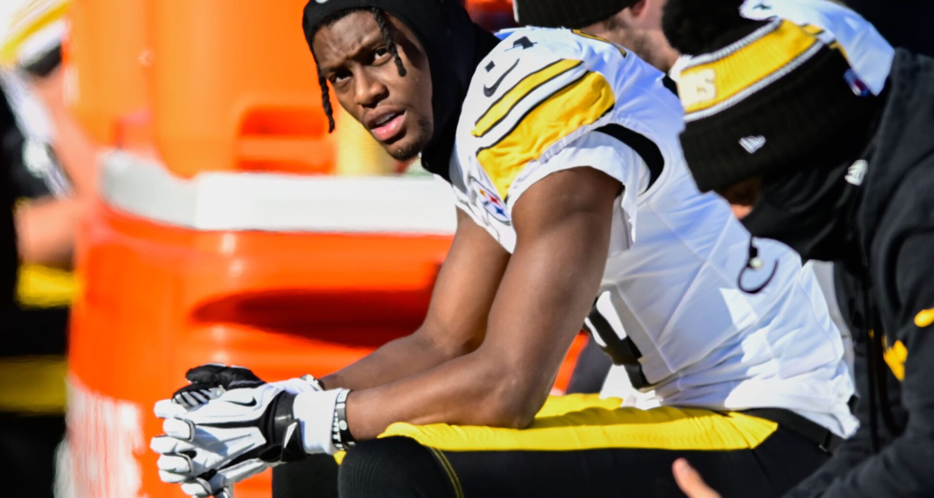 Pickens Has Emotional Outburst in Cowboys' Loss to Bears