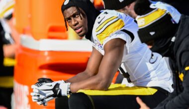 Pickens Has Emotional Outburst in Cowboys' Loss to Bears