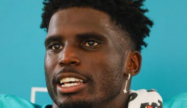 Tyreek Hill Headshot