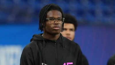 Travis Hunter’s NFL debut sparks debate as Jaguars push him to offense and critics call it a mistake