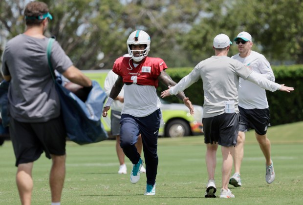 Miami Dolphins quarterback Tua Tagovailoa during practice on Wednesday, Sept. 3, 2025. (Mike Stocker/South Florida Sun Sentinel)