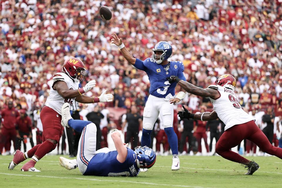 New York Giants v Washington Commanders