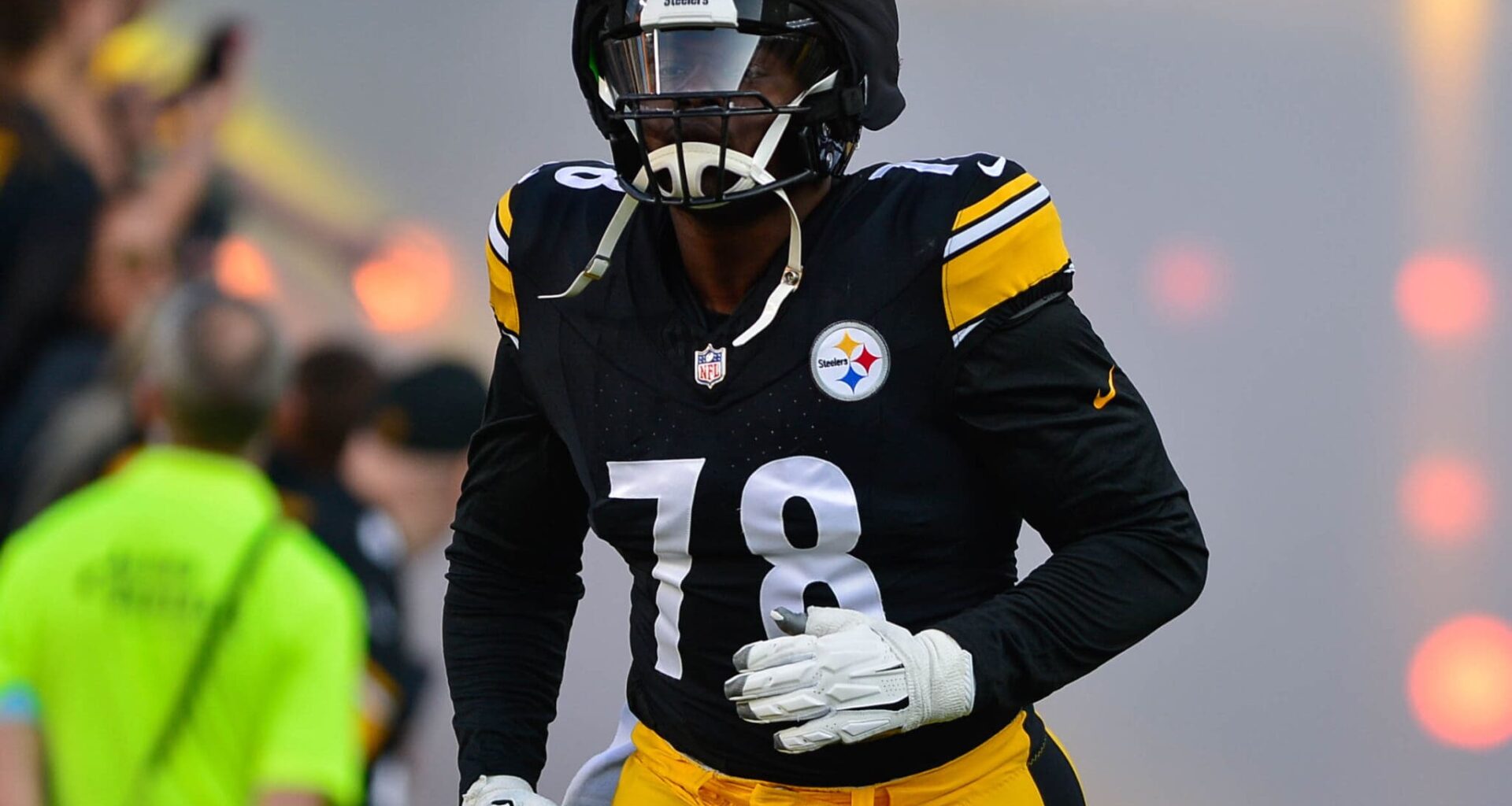 Former Steelers Starting OL Suffers Serious Injury