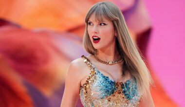 Will Taylor Swift attend Chiefs vs Eagles game on Sunday?
