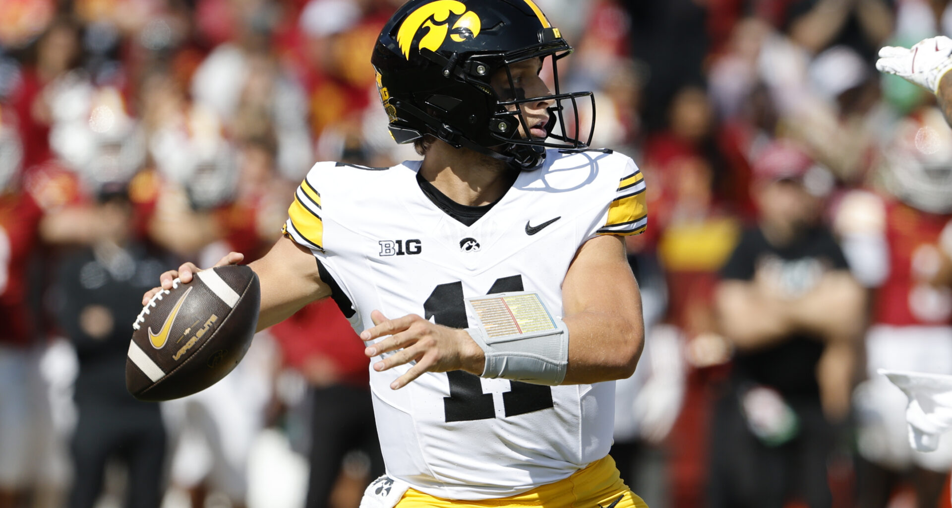 Quarterback Mark Gronowski