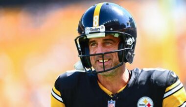 Steelers' Aaron Rodgers ties former Packers teammate Brett Favre on NFL's all-time career touchdown pass list