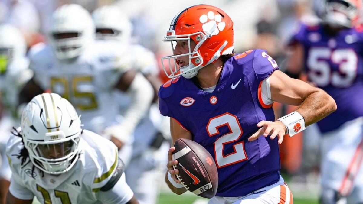 College football rankings: Clemson debuts, Oklahoma State sinks further into Bottom 25