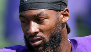 Aaron Jones Headshot