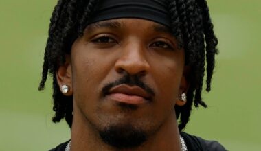 Jayden Daniels Headshot