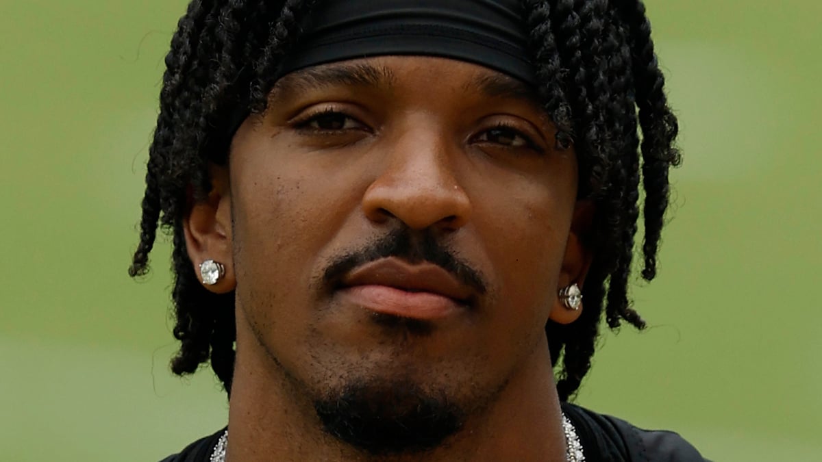 Jayden Daniels Headshot