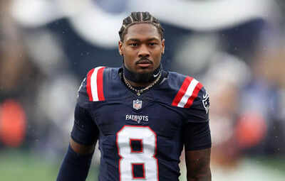 New England Patriots receiver Stefon Diggs brushes off Cardi B pregnancy questions with a cold response