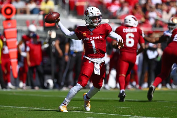 Arizona Cardinals quarterback Kyler Murray (1) looks to pass the ball against the San Francisco 49ers in the second quarter of their NFL game at Levi's Stadium in Santa Clara, Calif., on Sunday, Sept. 21, 2025. (Jose Carlos Fajardo/Bay Area News Group)