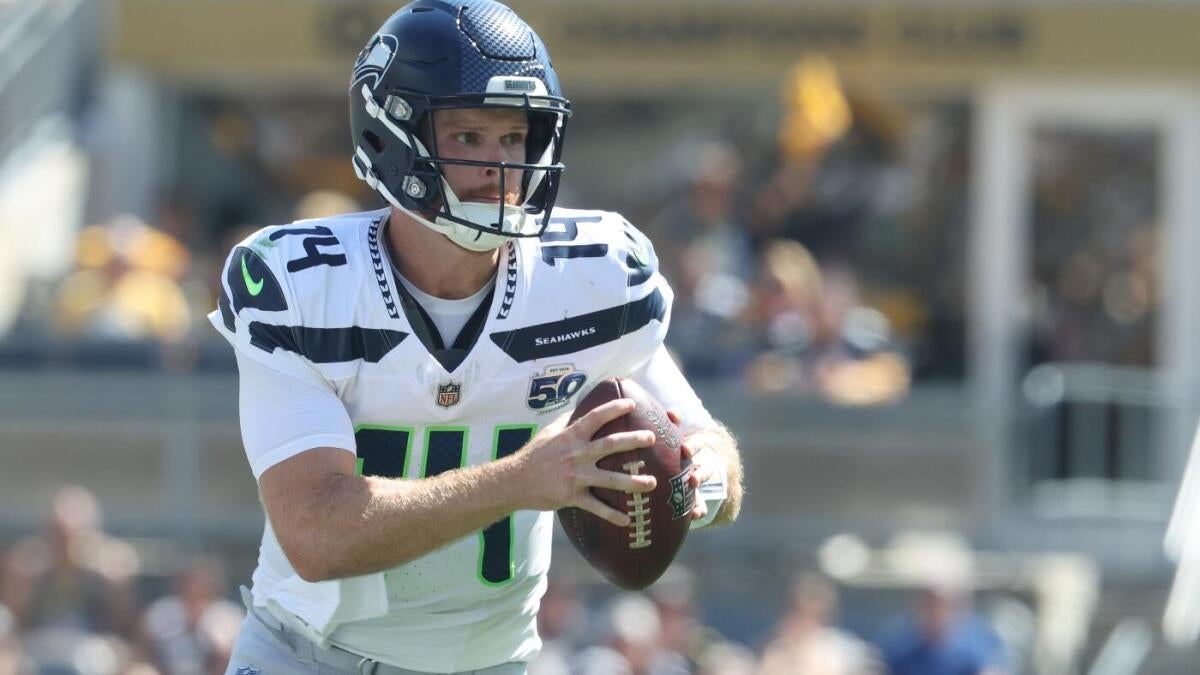 Seahawks vs. Cardinals NFL props, SportsLine Machine Learning Model AI picks: Darnold Over 217.5 passing yards