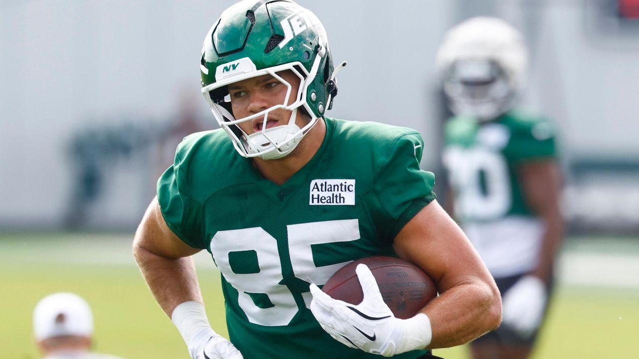 Jets' Mason Taylor excited to play at father's old home field