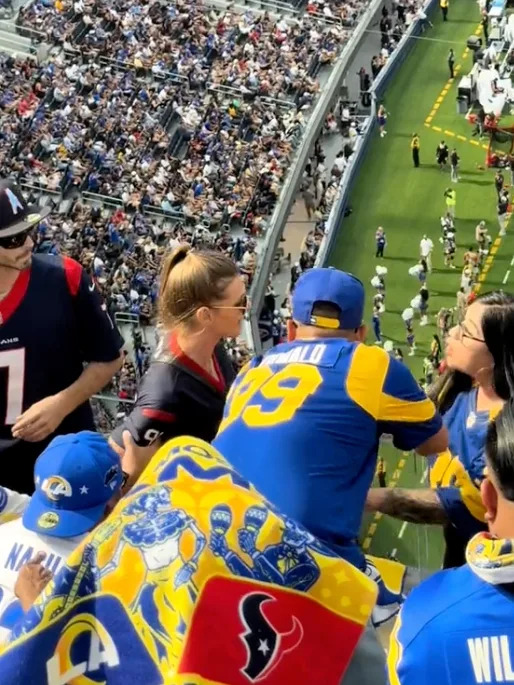 The two women jawing at one another. @brian.bowie43/TikTok