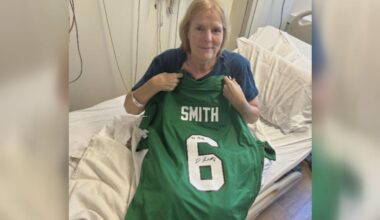 How Philadelphia Eagles WR DeVonta Smith and his fiancée helped surprise a cancer patient