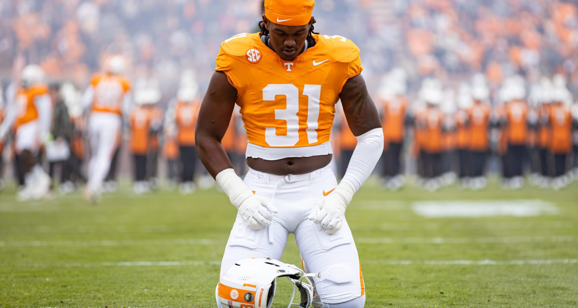 Tennessee Projected to Face Former Teammates in Early Bowl Season Prediction