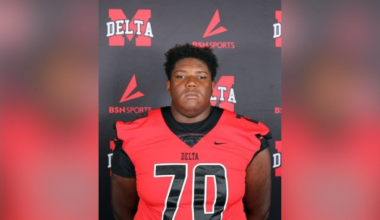 College football player dies from medical complications following game