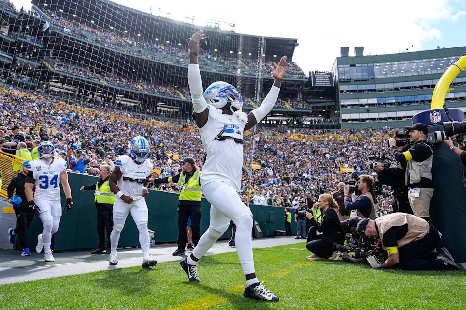 Detroit Lions safety Kerby Joseph (31) cheers on as the team take the field for first half against Green Bay Packers at Lambeau Field in Green Bay, Wis., on Sunday, September 7, 2025.