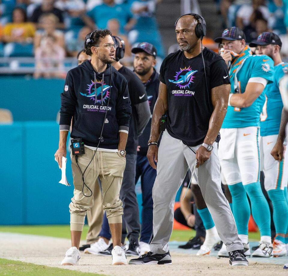 Why the Dolphins defense believes its problems ‘can be solved through violence' - NewsBreak: Local News & Alerts