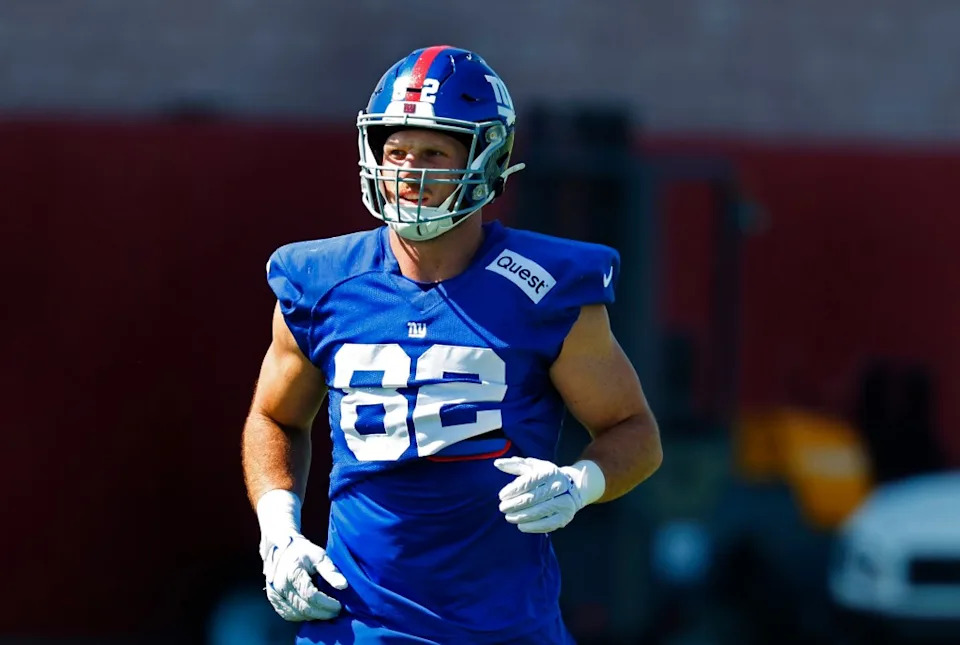 Daniel Bellinger looks on during Giants practice on Sept. 19, 2025. Noah K. Murray-NY Post
