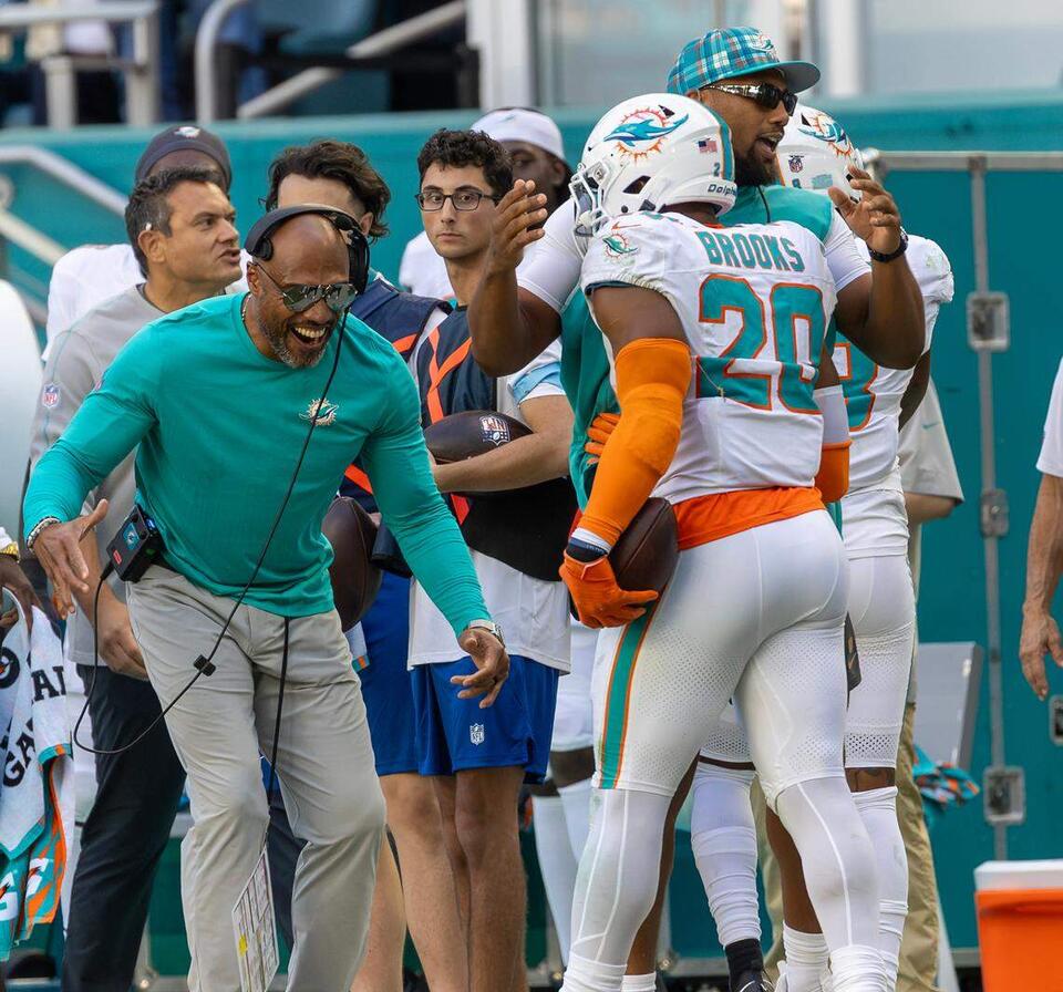 Kelly: Dolphins' defense has fallen, can it get up? | Opinion