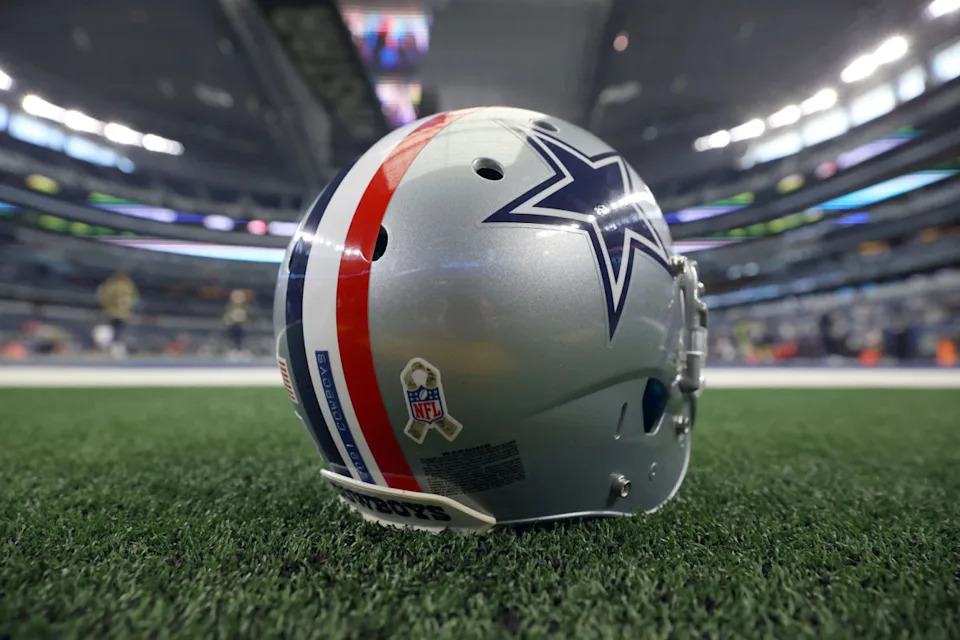 Dallas Cowboys helmet. (Photo by Tom Pennington/Getty Images)Tom Pennington/Getty Images