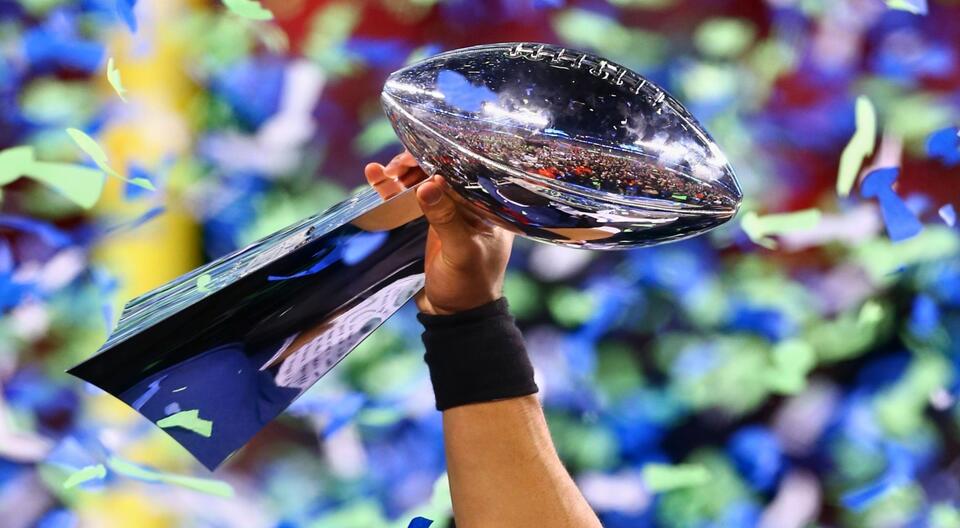 “She’s the Only One Keeping Me Six Feet Above Ground”: Ex-Seahawks Super Bowl Champ & Fan Favorite’s Gut-Wrenching Plea to Estranged Wife After Near-Fatal Heart Attack