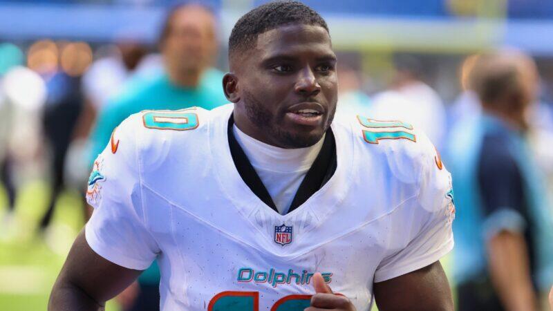 2 NFL Teams Are Being Linked to a Blockbuster Trade For Disgruntled Dolphins WR Tyreek Hill