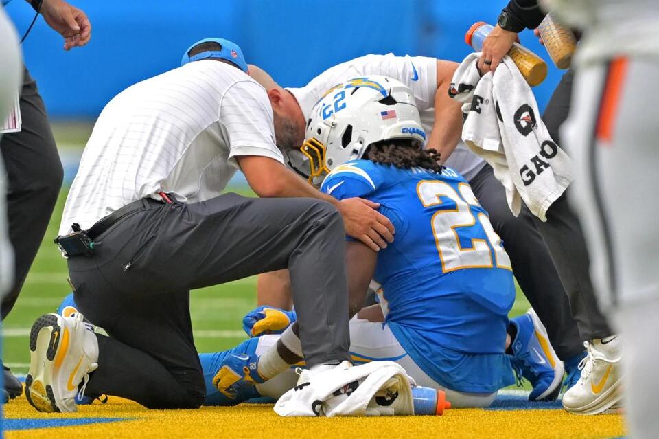 Steelers Legend Pens Heartfelt Message for Najee Harris After Chargers Star’s Season-Ending Injury