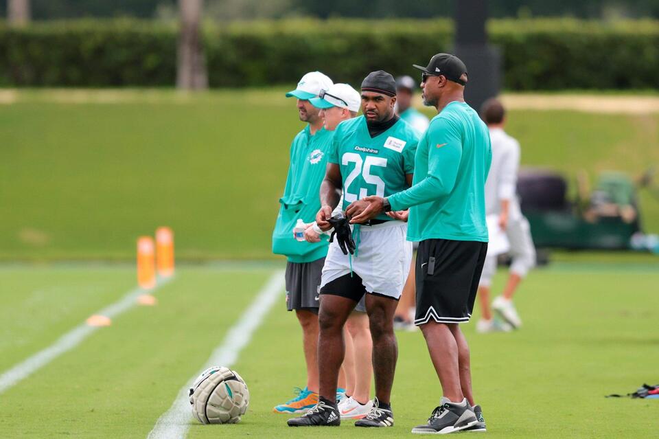 Kelly: Tyrel Dodson's entrusted with leading Dolphins defense | Opinion