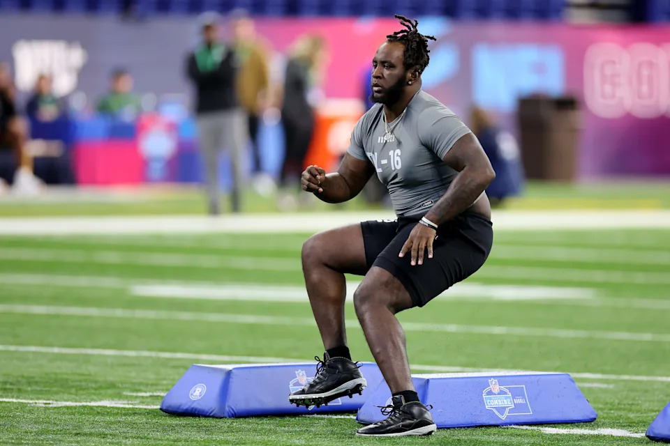 INDIANAPOLIS, INDIANA - FEBRUARY 29: Zion Logue #DL16 of Georgia participates in a drill during the NFL Combine at Lucas Oil Stadium on February 29, 2024 in Indianapolis, Indiana. (Photo by Stacy Revere/Getty Images)