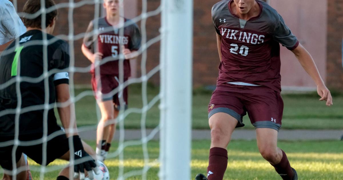 Vikings roar back to earn draw at Pentucket | Sports