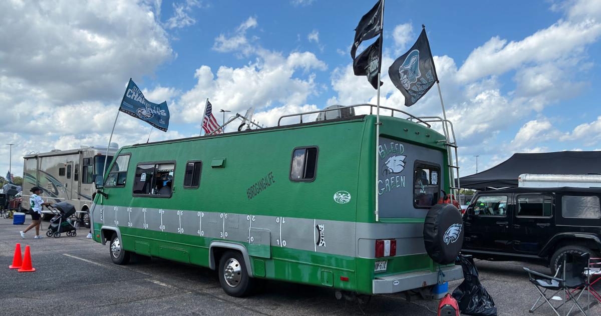 PHOTOS: Excited Eagles fans turn out for home opener, after last year's Super Bowl win | Southeastern Pennsylvania