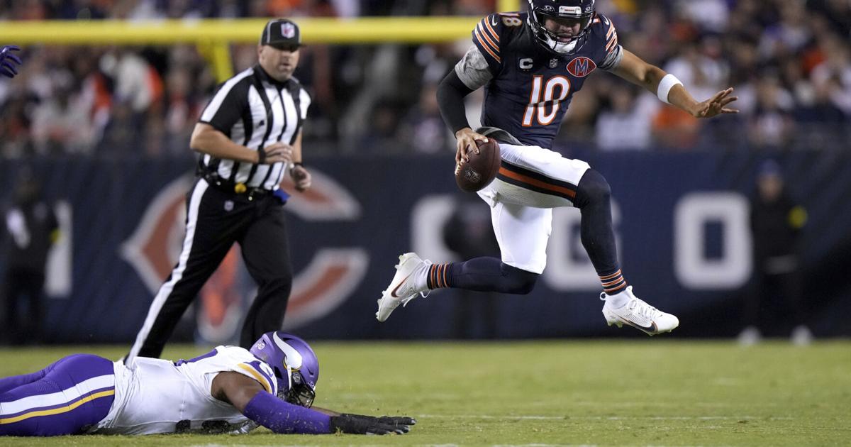 Bears QB Caleb Williams checking his footwork and passing fundamentals before facing the Lions | Sports
