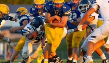 Pitzer pummels Bucs' chances at a comeback | High School Football