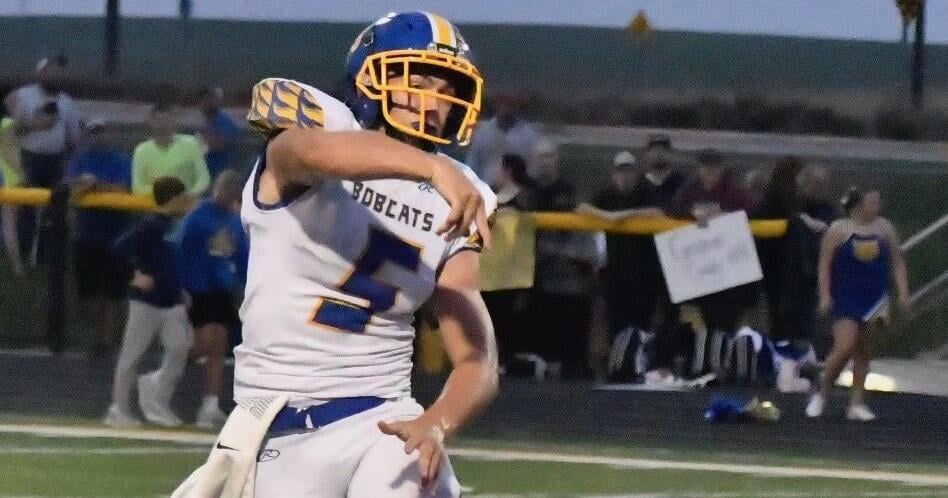 Nolan has a 300-yard night as 'Cats clobber Vikes, 42-0 | Content