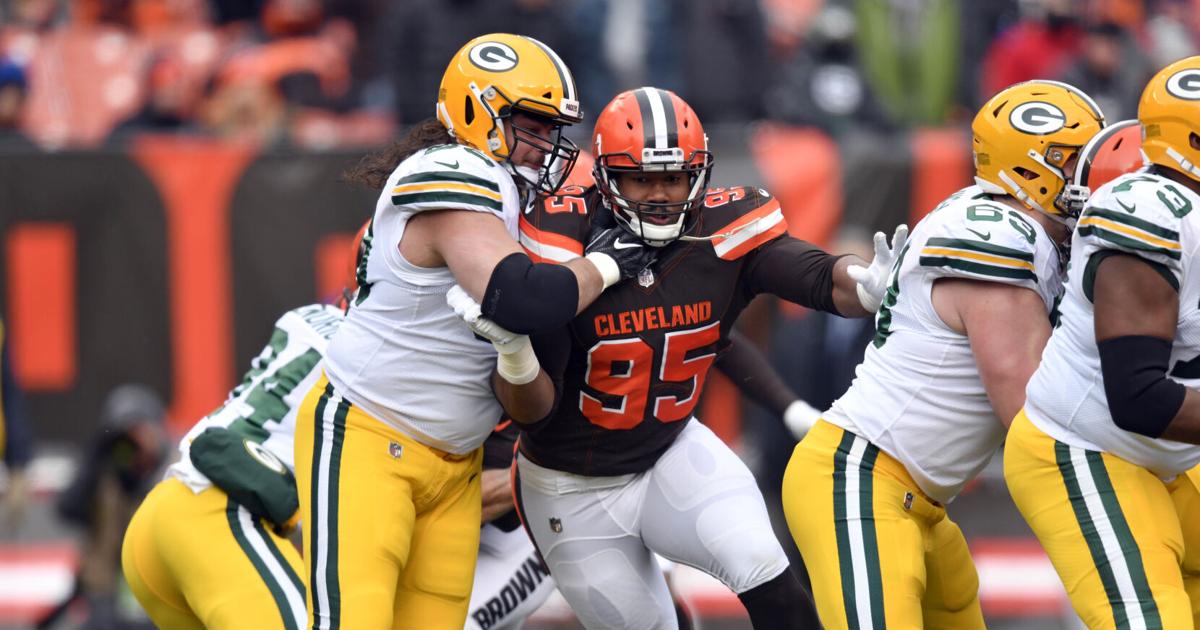Having seen Packers’ game plan against Commanders rookie right tackle, Anthony Belton expects the same treatment if he starts against Browns, Myles Garrett | Top Stories