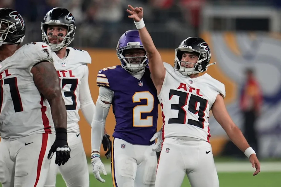 Atlanta Falcons kicker Parker Romo (39) celebrates a field goal during the second half of an NFL football game against the Minnesota Vikings, Sunday, Sept. 14, 2025, in Minneapolis. AP