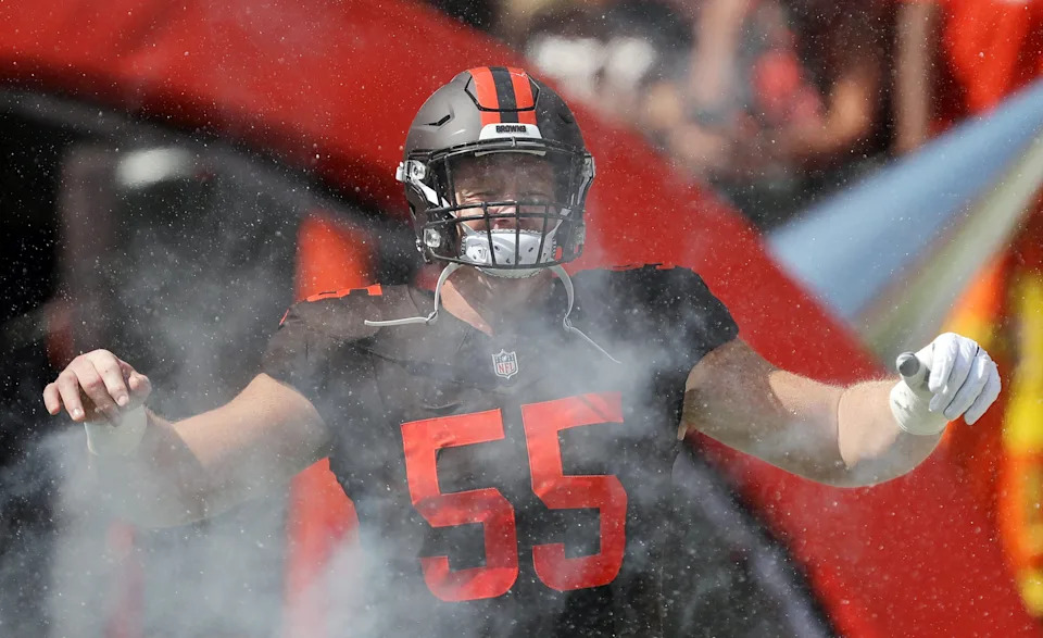 Cleveland Browns center Ethan Pocic (55) takes the field before an NFL football game at Huntington Bank Field, Sept. 21, 2025, in Cleveland, Ohio.