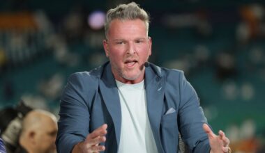 Indianapolis Colts quarterback Daniel Jones (17) leaves the field after the game against the Tennessee Titans at Nissan Stadium in Nashville, Tenn., Sunday, Sept. 21, 2025.
