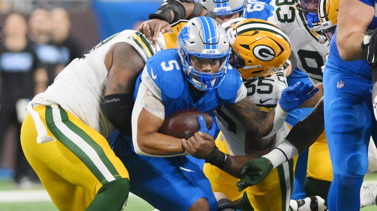 Detroit Lions at Green Bay Packers, season opener