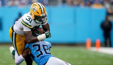 Dan Moore returns to practice