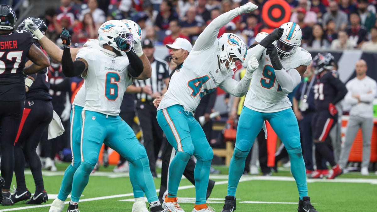 Dolphins DE Chop Robinson's odds