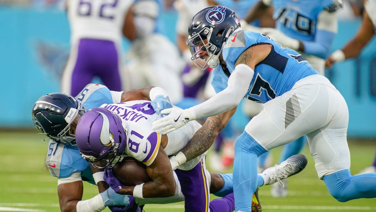 Titans reveal number changes heading into the regular season opener