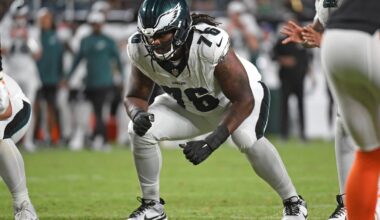 Eagles waive Kenyon Green