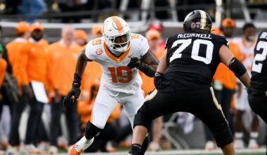 Tennessee Volunteers DE Joshua Josephs